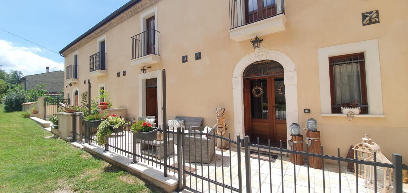 Dimora Dei Baldi - Rooms & Relax Fagnano Alto Екстериор снимка