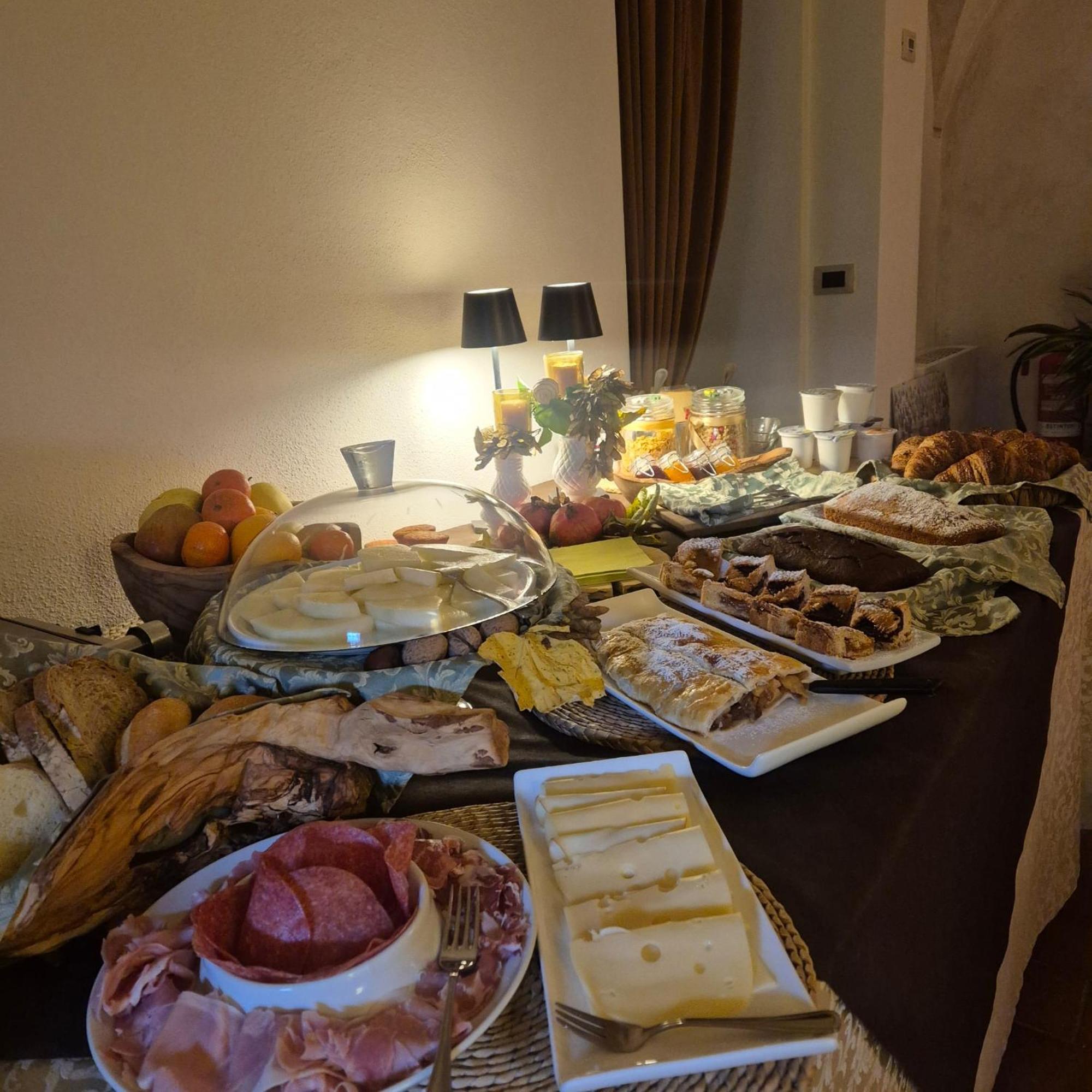 Dimora Dei Baldi - Rooms & Relax Fagnano Alto Екстериор снимка